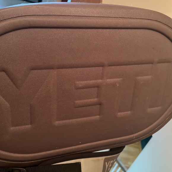 Yeti Hopper 30 - Picture 7 of 8
